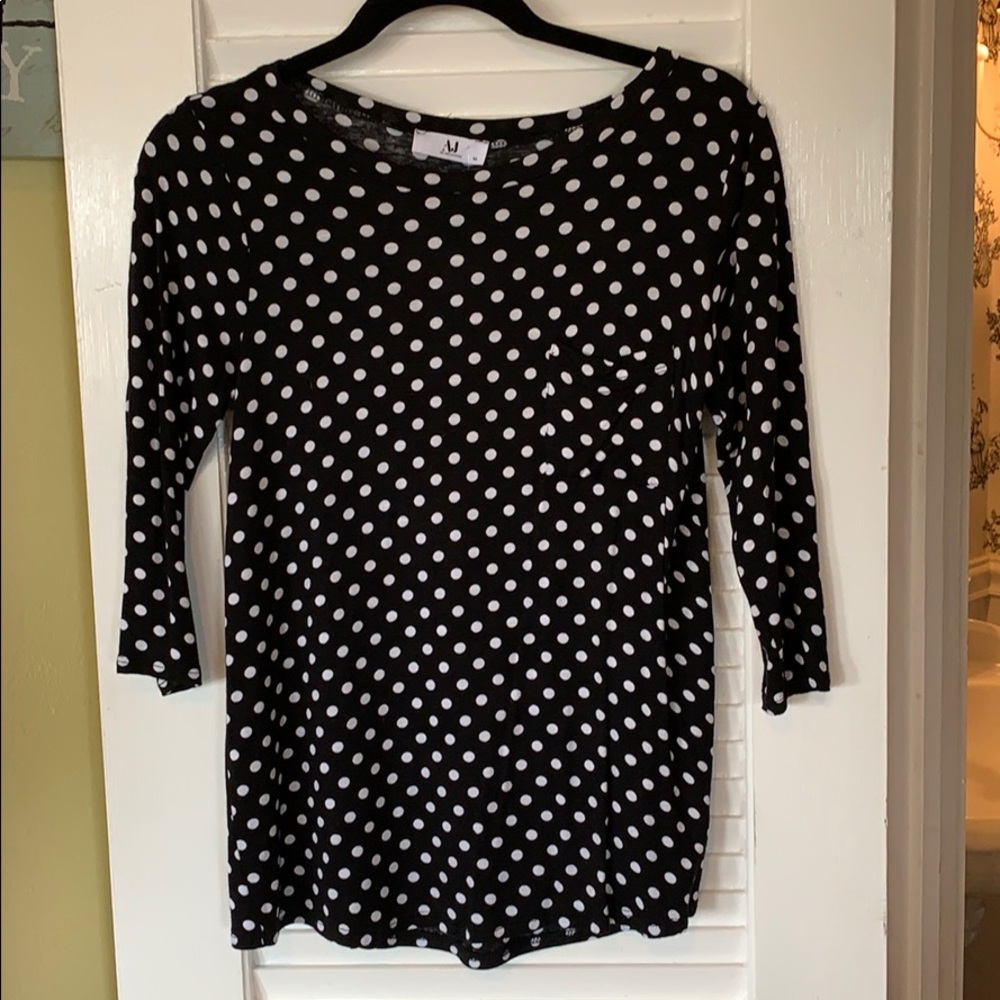 Amelia James top